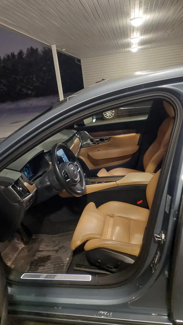 VOLVO S90 UZK-351 carousel image