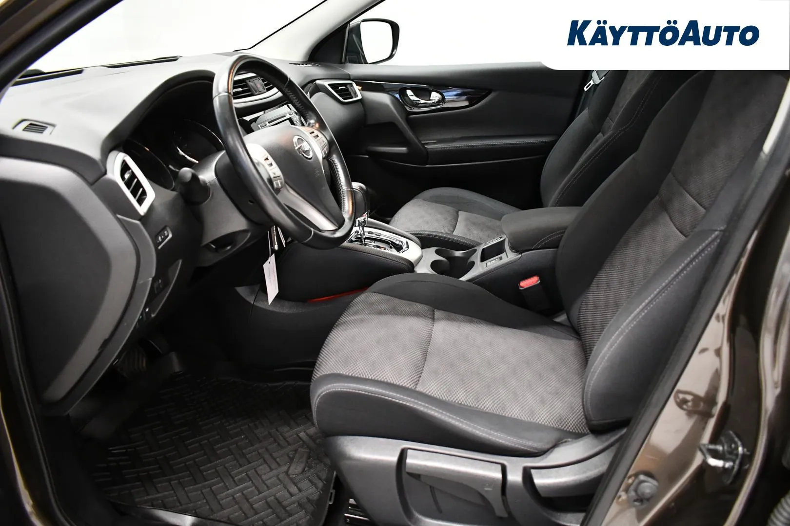 Nissan Qashqai CTM-200 carousel image