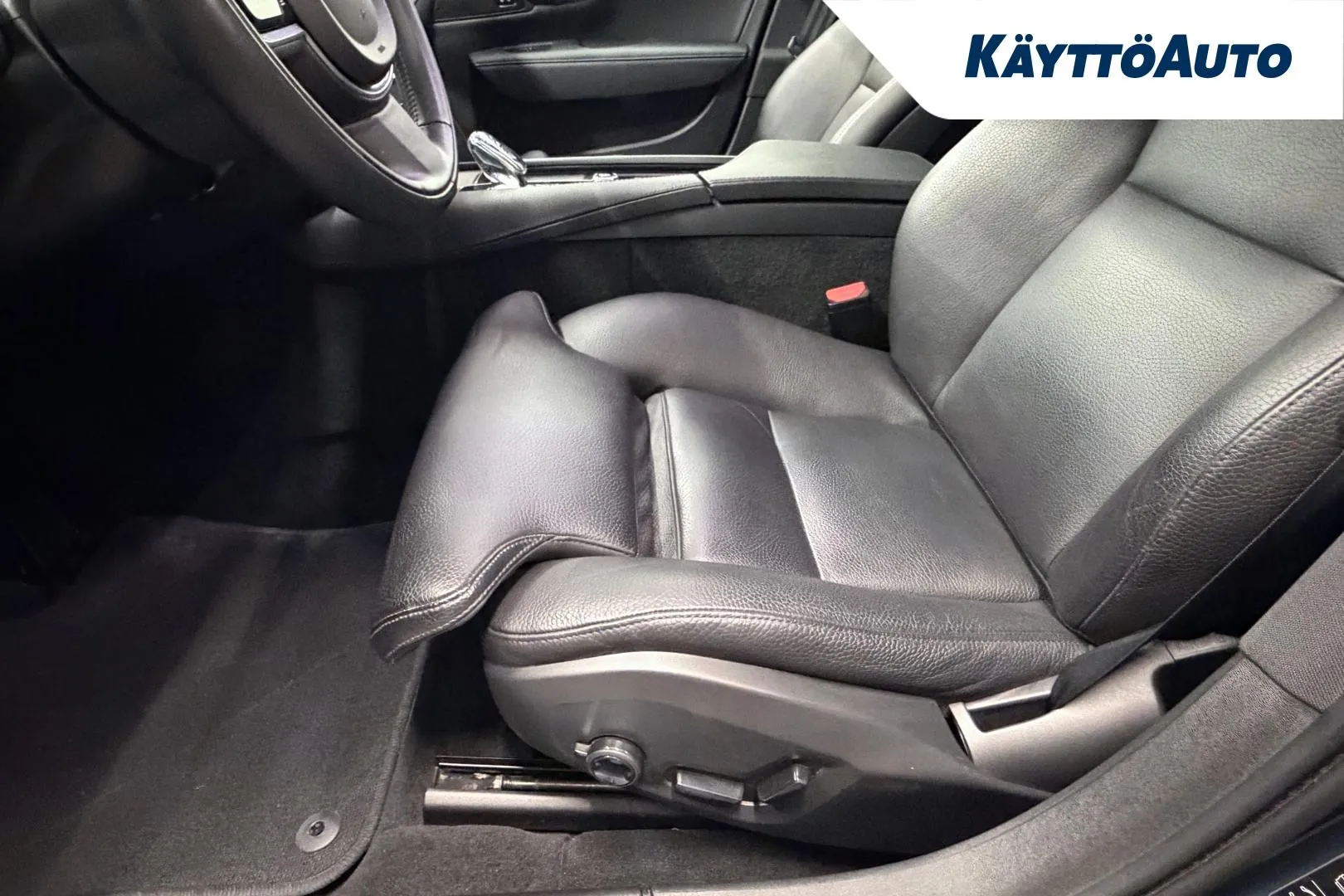 VOLVO V90 CPP-396 carousel image