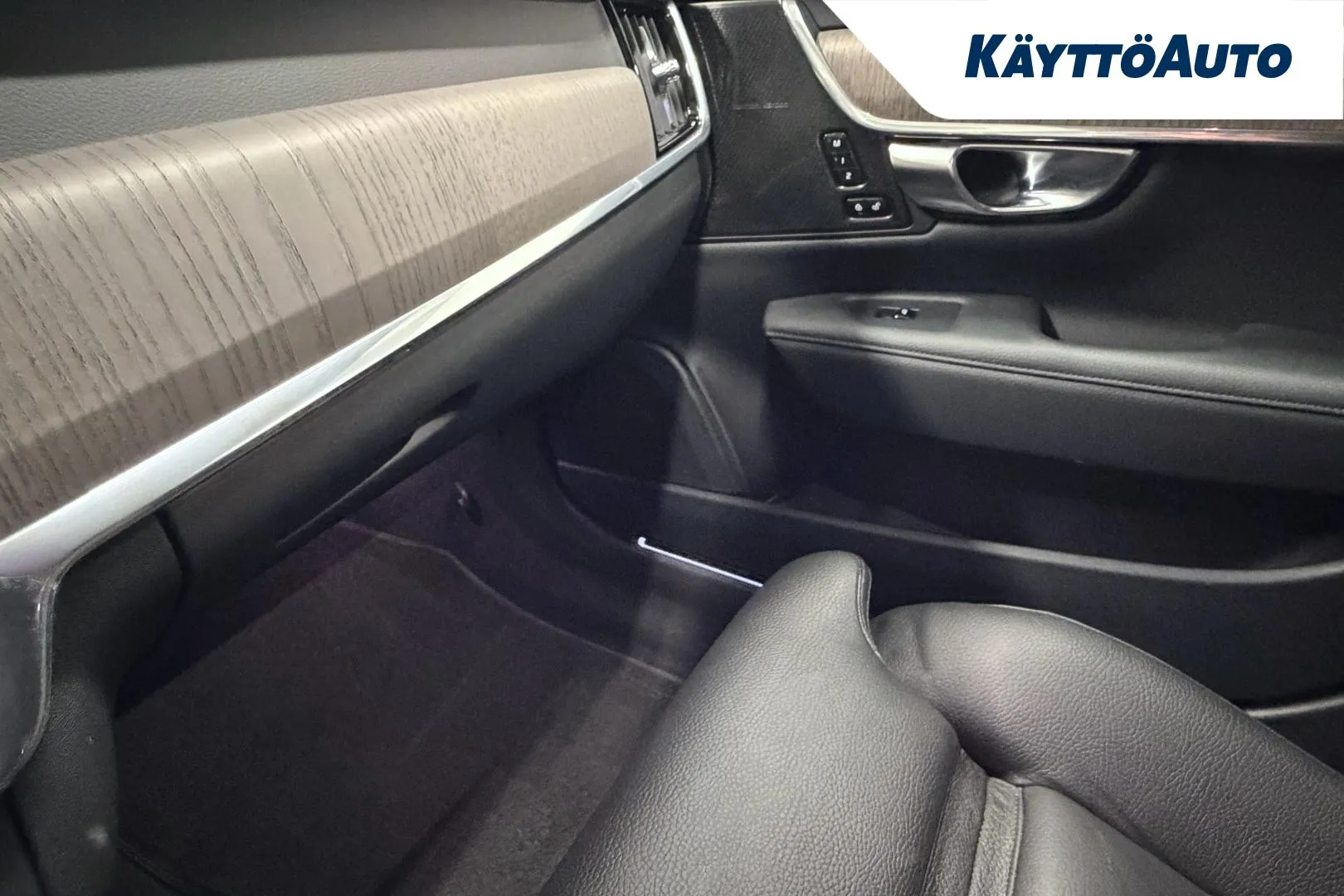 VOLVO V90 CPP-396 carousel image