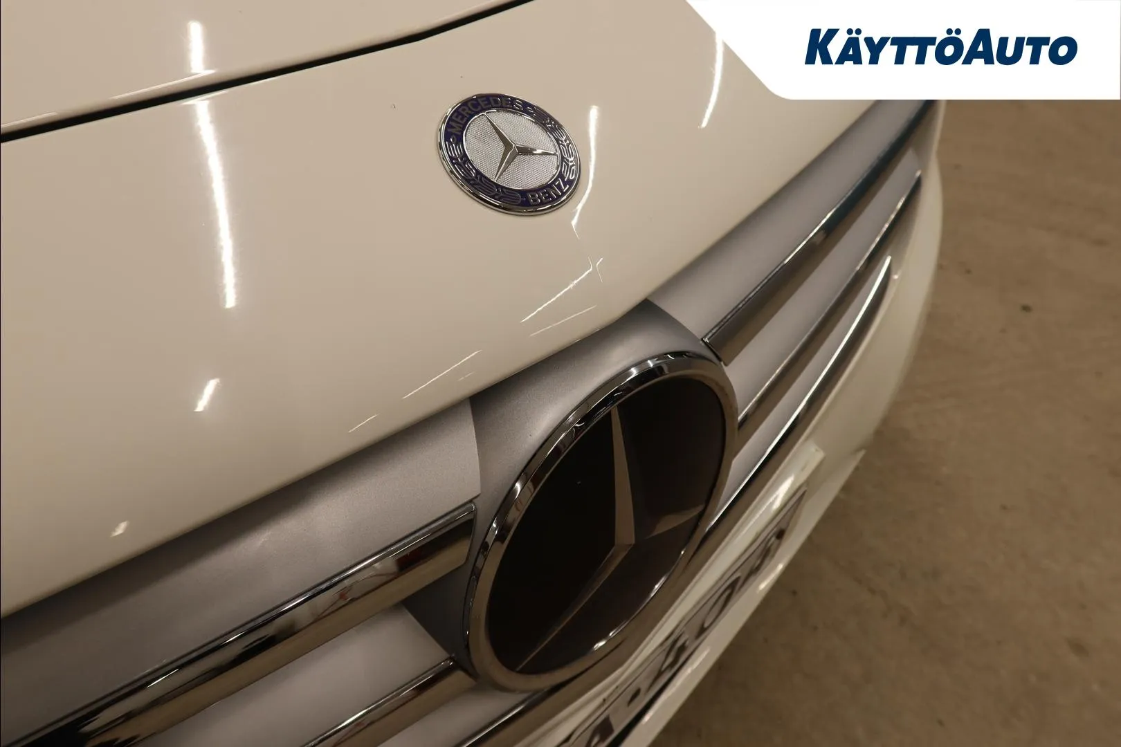 Mercedes-Benz B CIA-404 carousel image