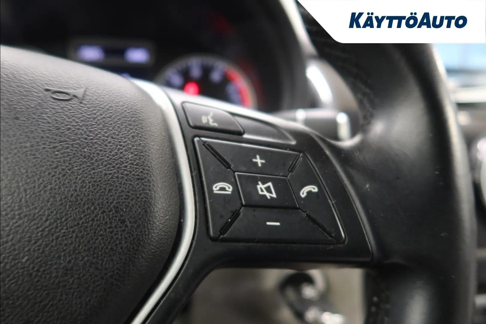 Mercedes-Benz B CIA-404 carousel image