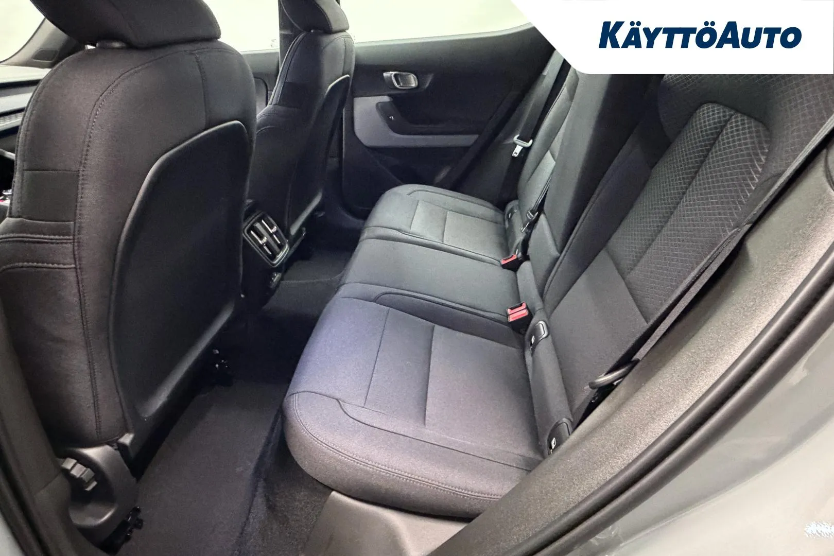 Polestar 2 XYR-436 carousel image