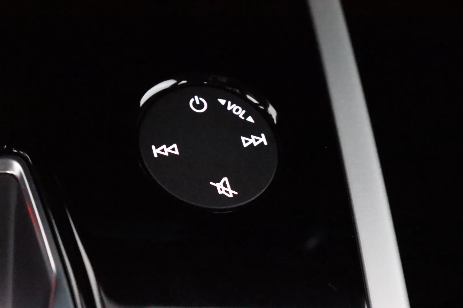 AUDI Q4 e-tron NMT-388 carousel image