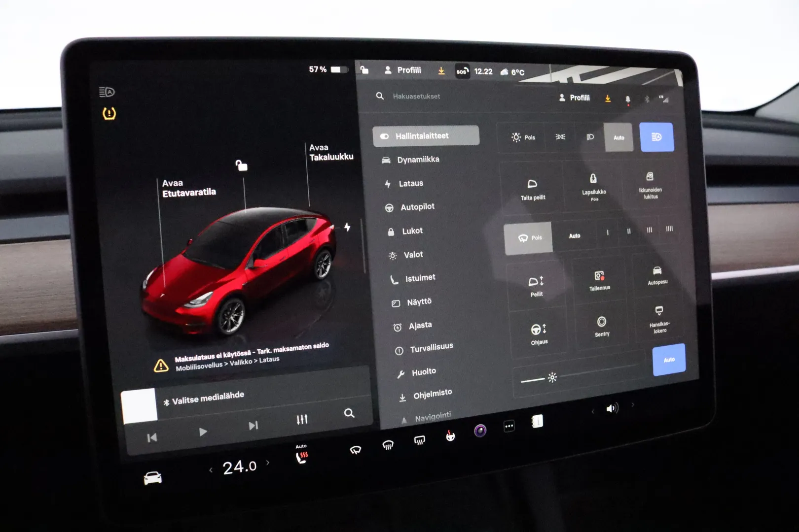 TESLA Model Y LSE-582 carousel image