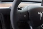 TESLA Model Y LSE-582 carousel thumbs
