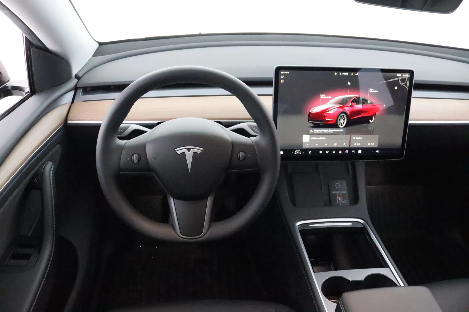 TESLA Model Y LSE-582 carousel image