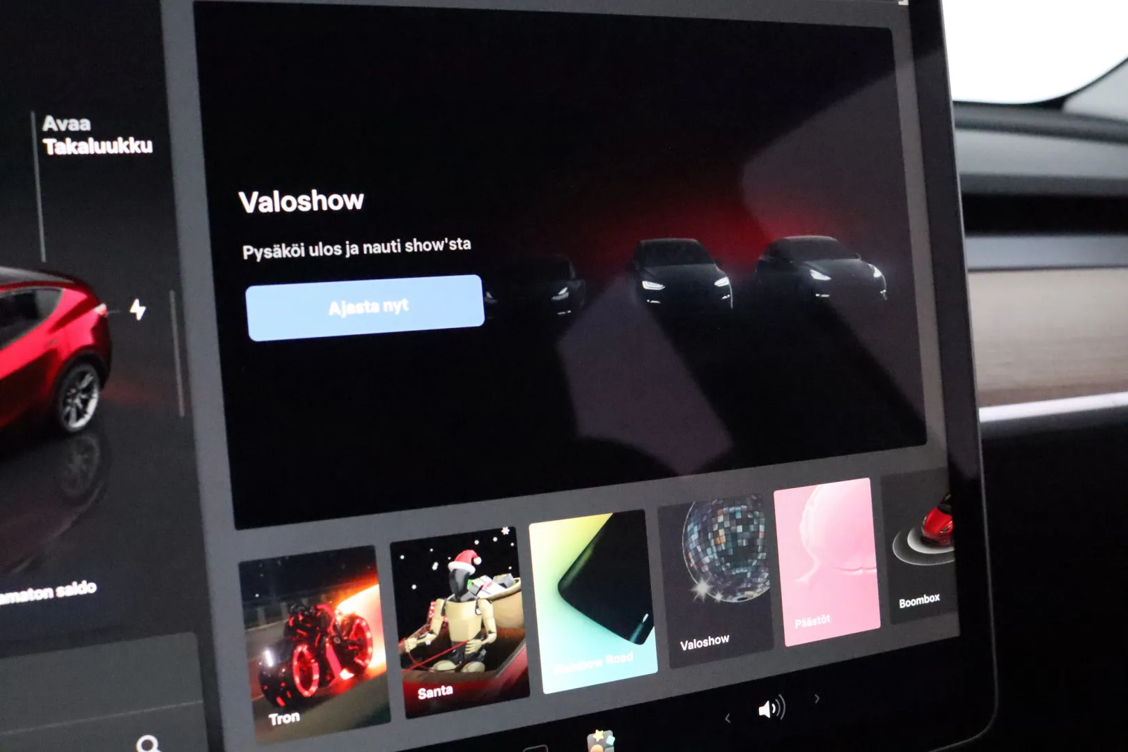 TESLA Model Y LSE-582 carousel image