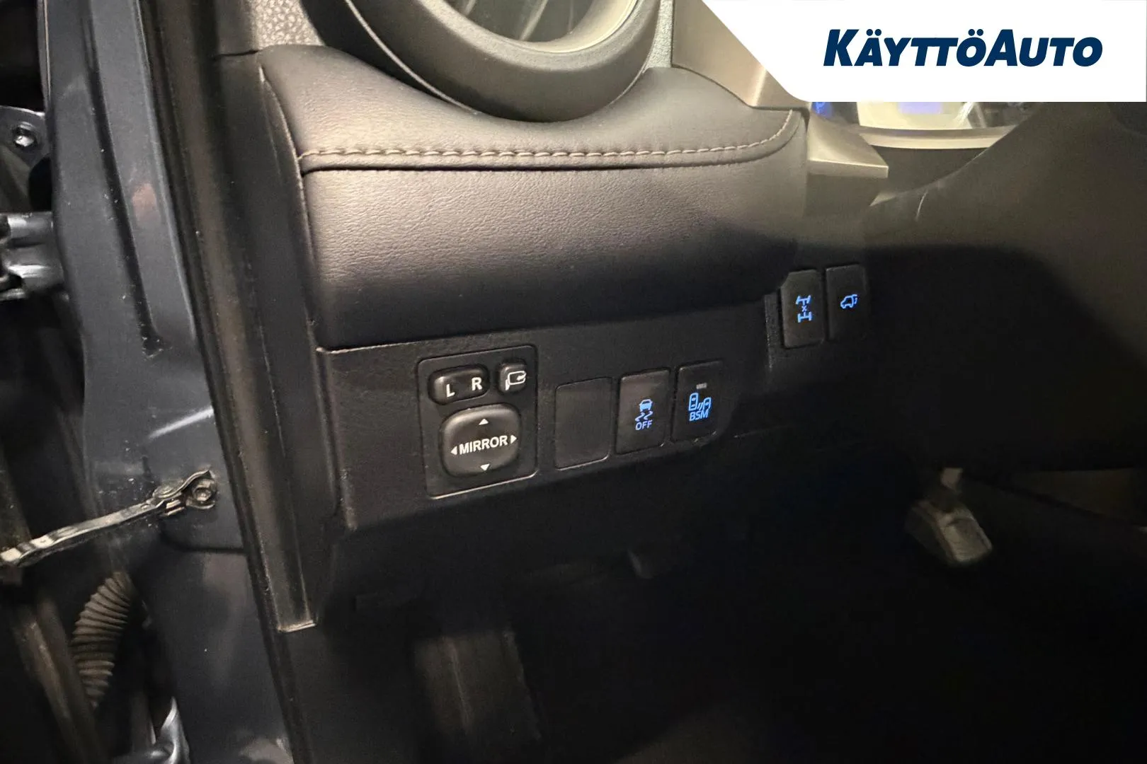 TOYOTA RAV4 VXH-119 carousel image