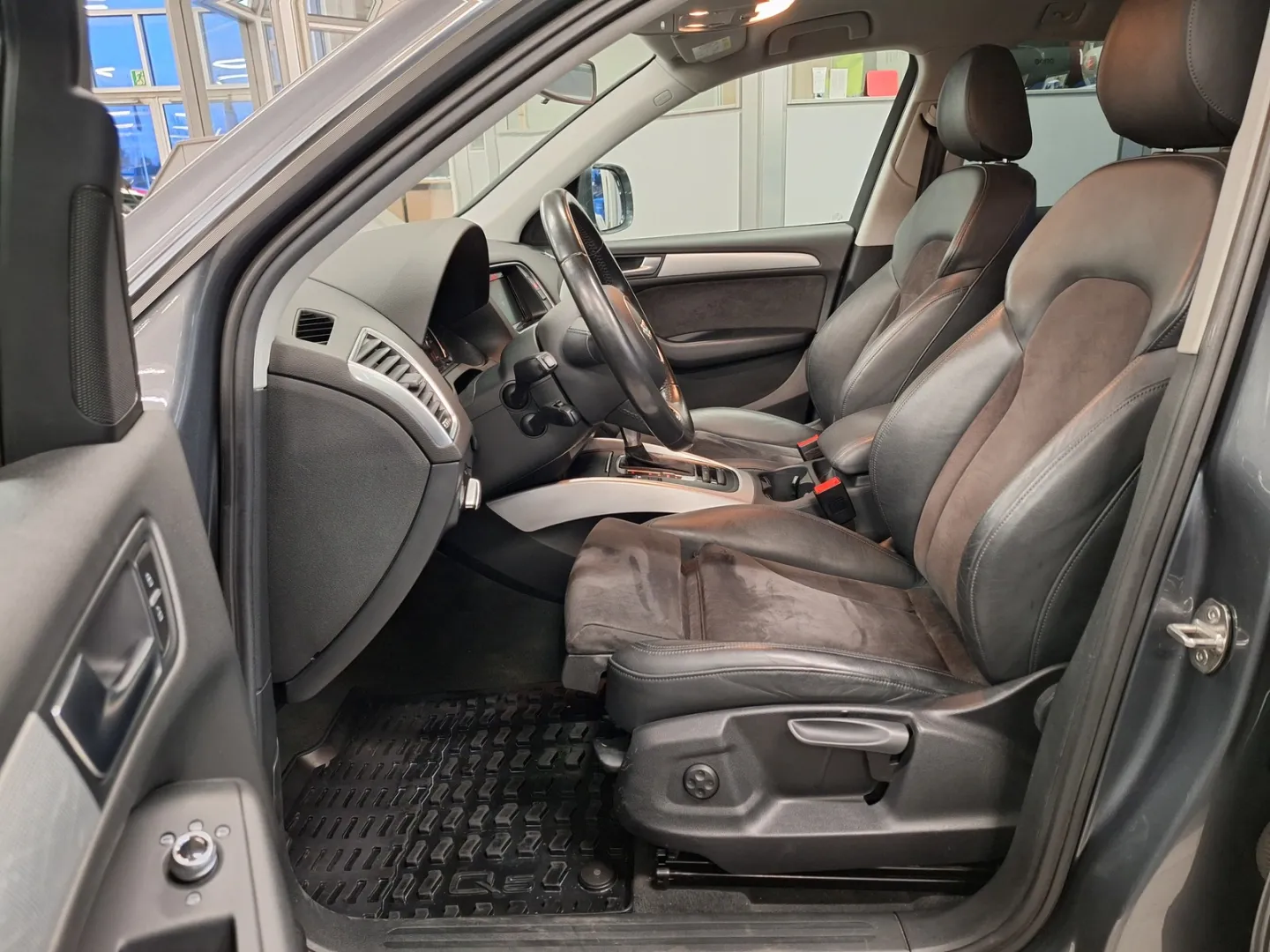 Audi Q5 SNM-473 carousel image