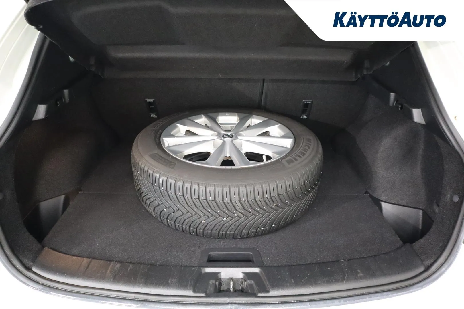 NISSAN Qashqai LMT-706 carousel image