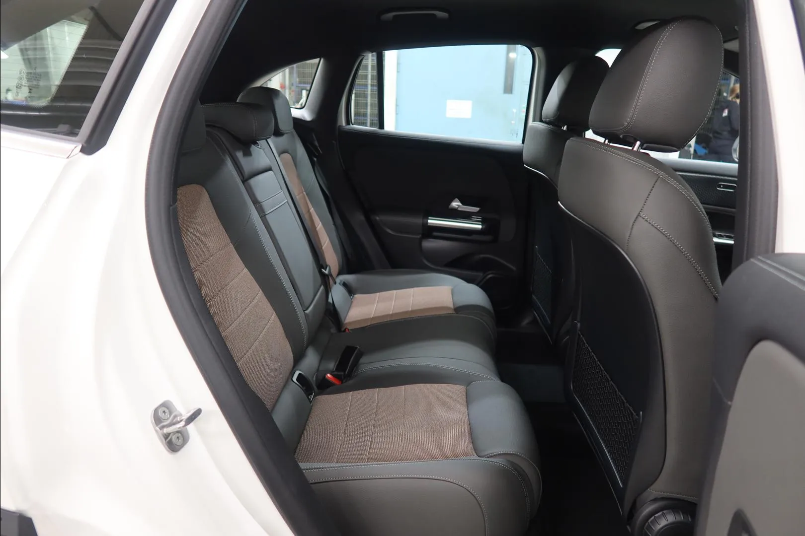 Mercedes-Benz EQA KXP-556 carousel image