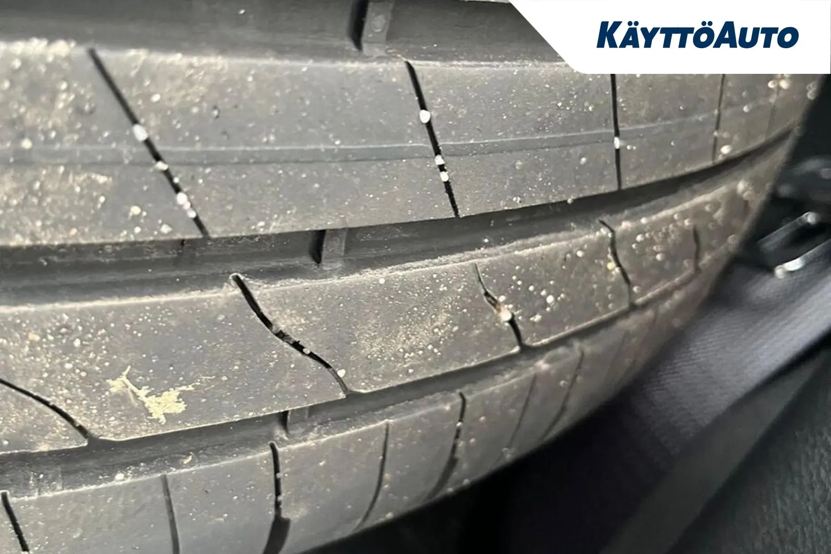 Nissan Juke KVT-571 carousel image