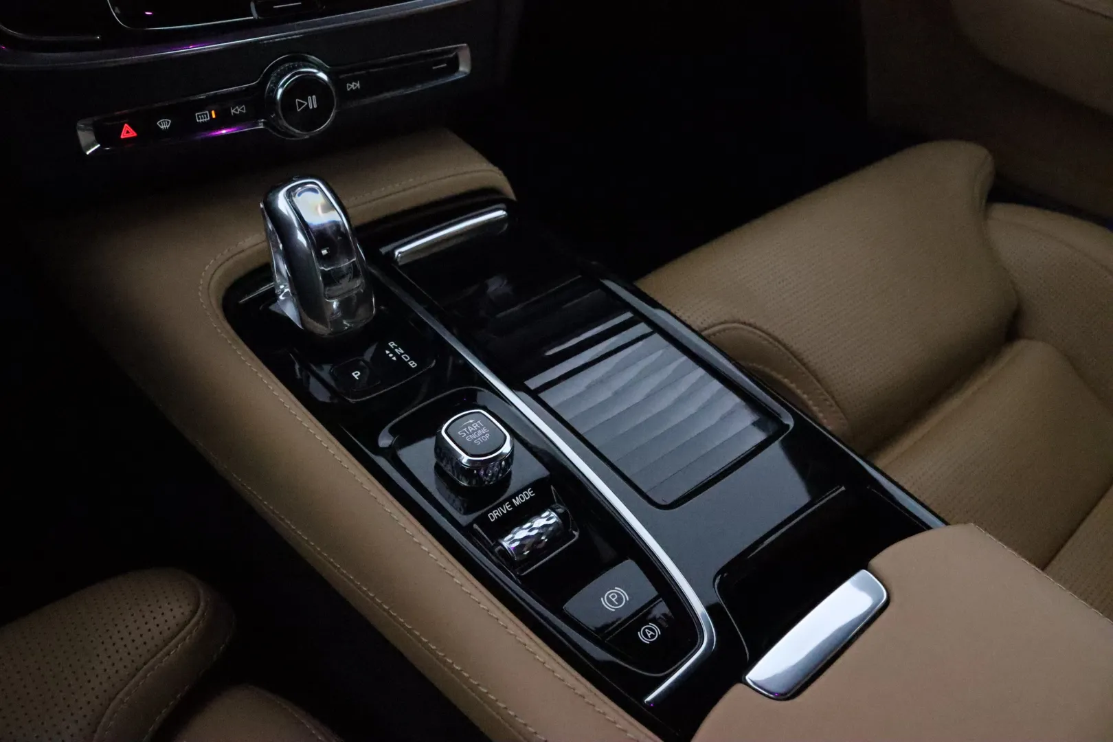 Volvo S90 GNF-354 carousel image