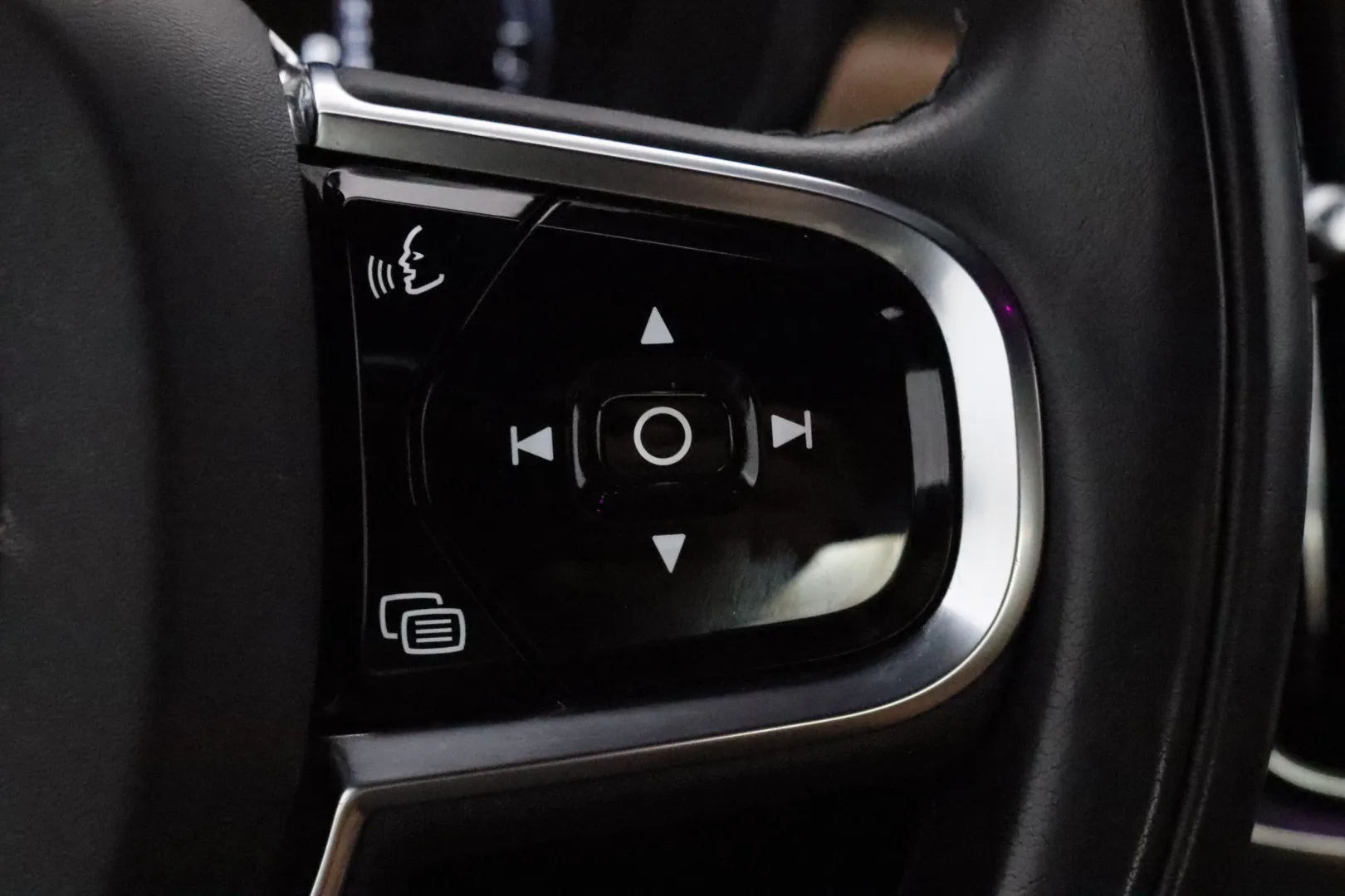 Volvo S90 GNF-354 carousel image