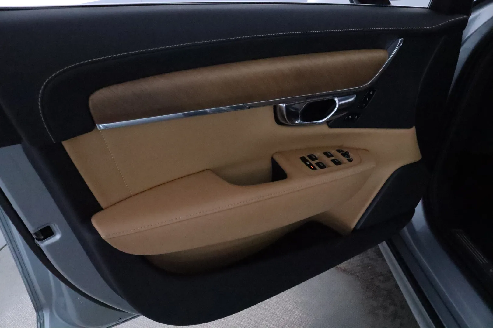 Volvo S90 GNF-354 carousel image