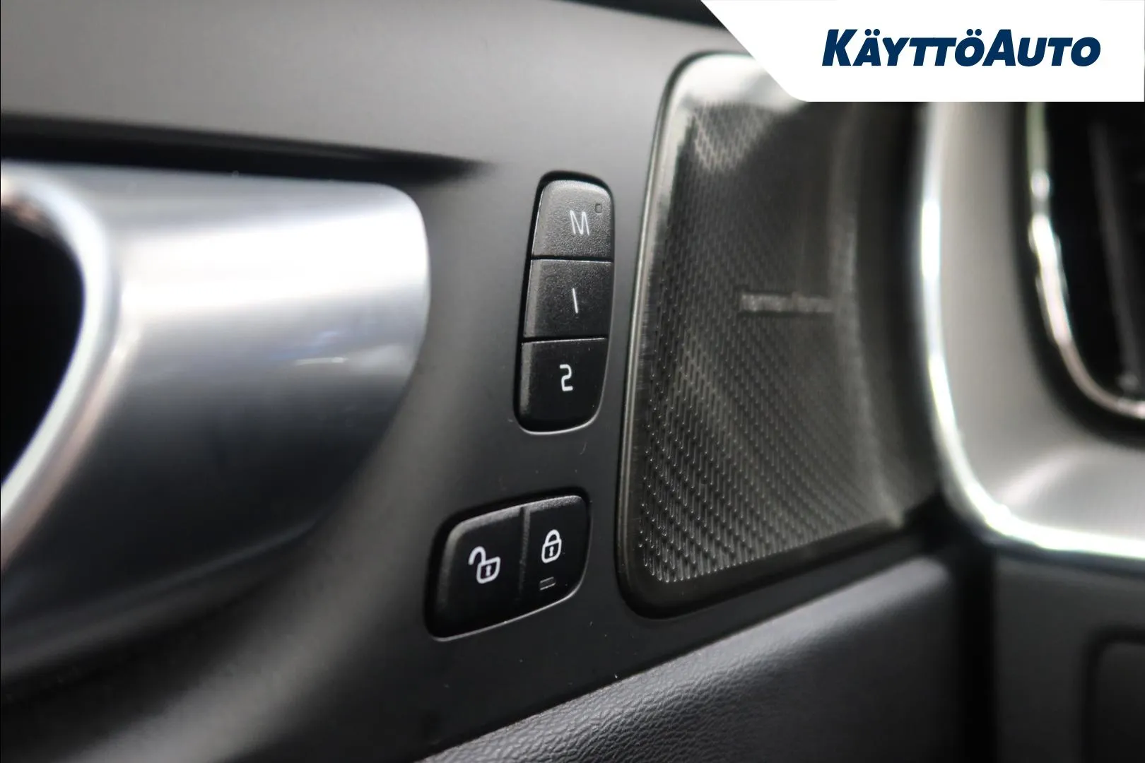 Volvo XC60 RVM-980 carousel image