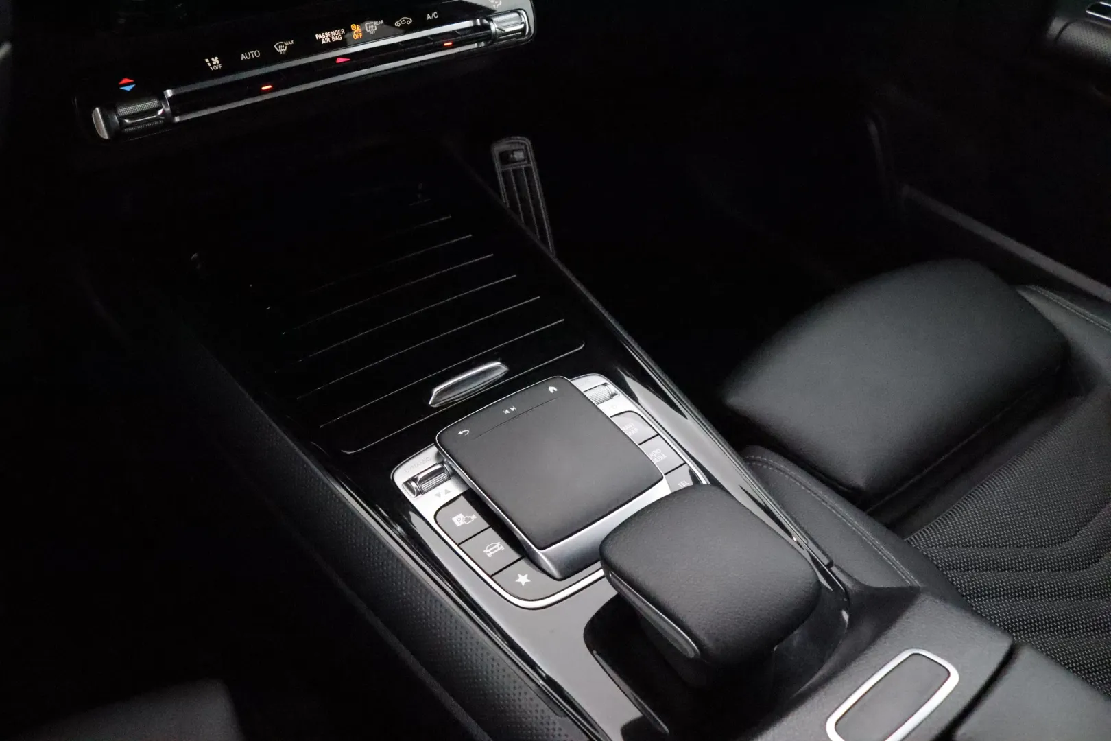 MERCEDES-BENZ B FOC-643 carousel image