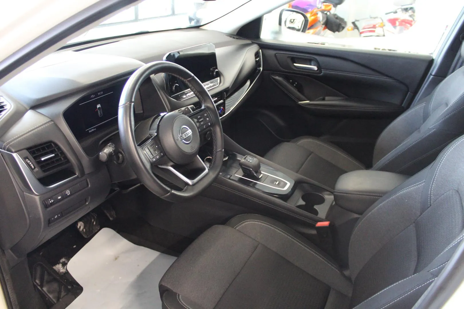 NISSAN Qashqai GOY-326 carousel image