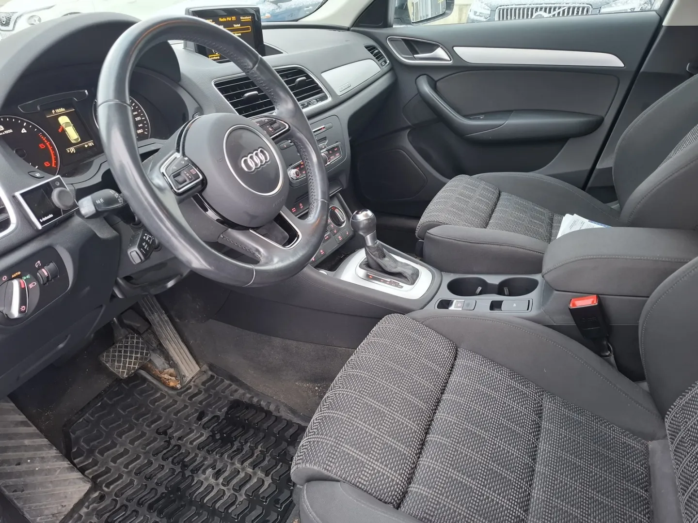 Audi Q3 MNS-311 carousel image