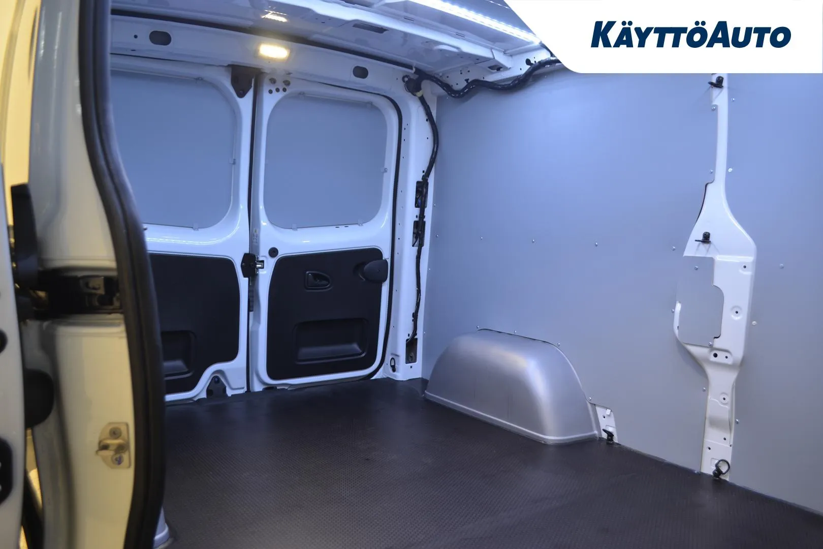 Nissan Primastar SRS-129 carousel image