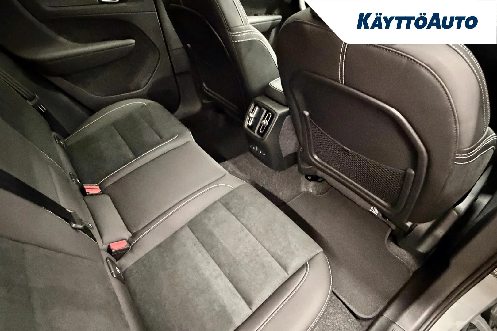 Volvo EC40 XTT-664 carousel image