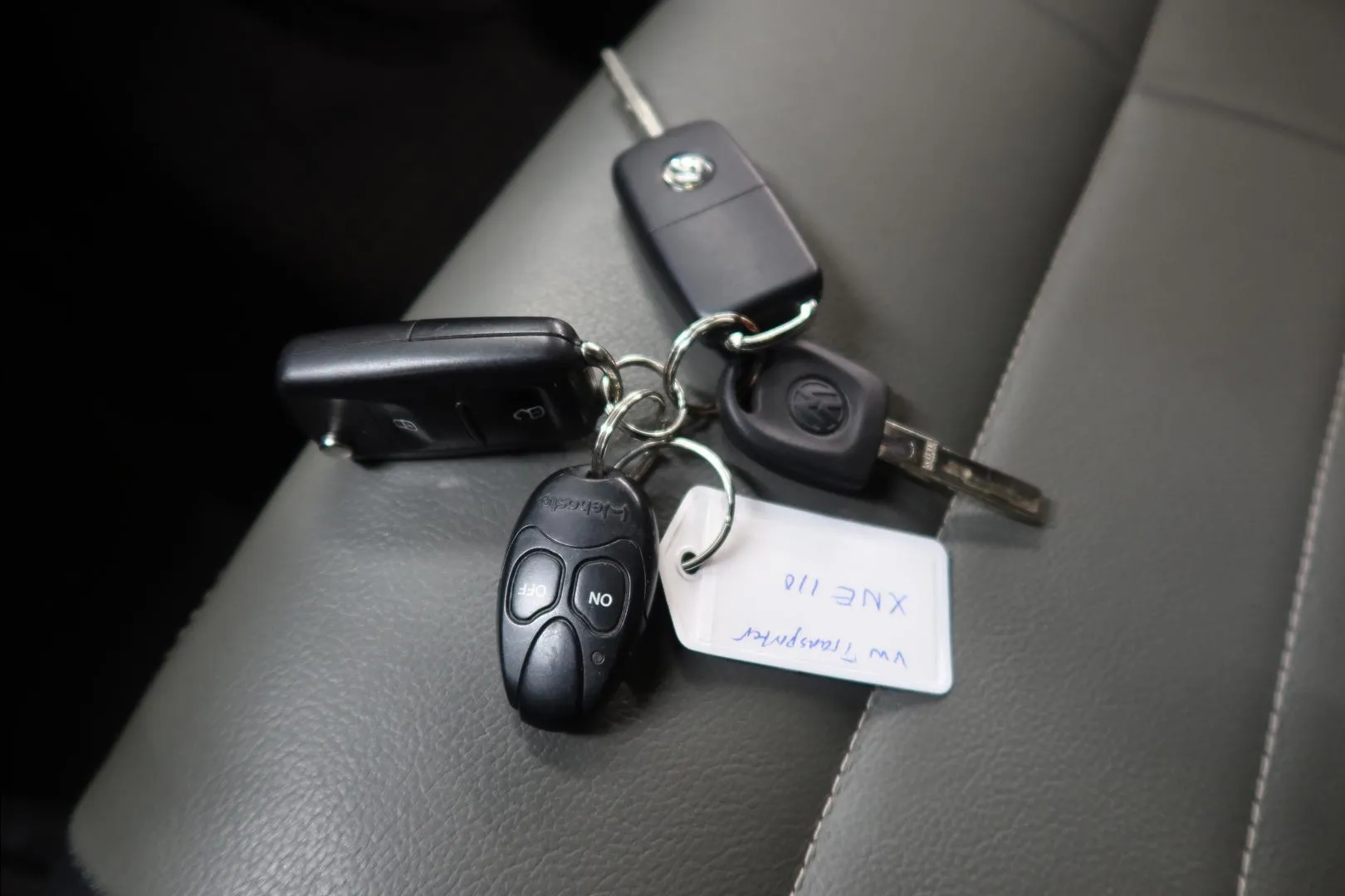 Volkswagen Transporter XNE-110 carousel image