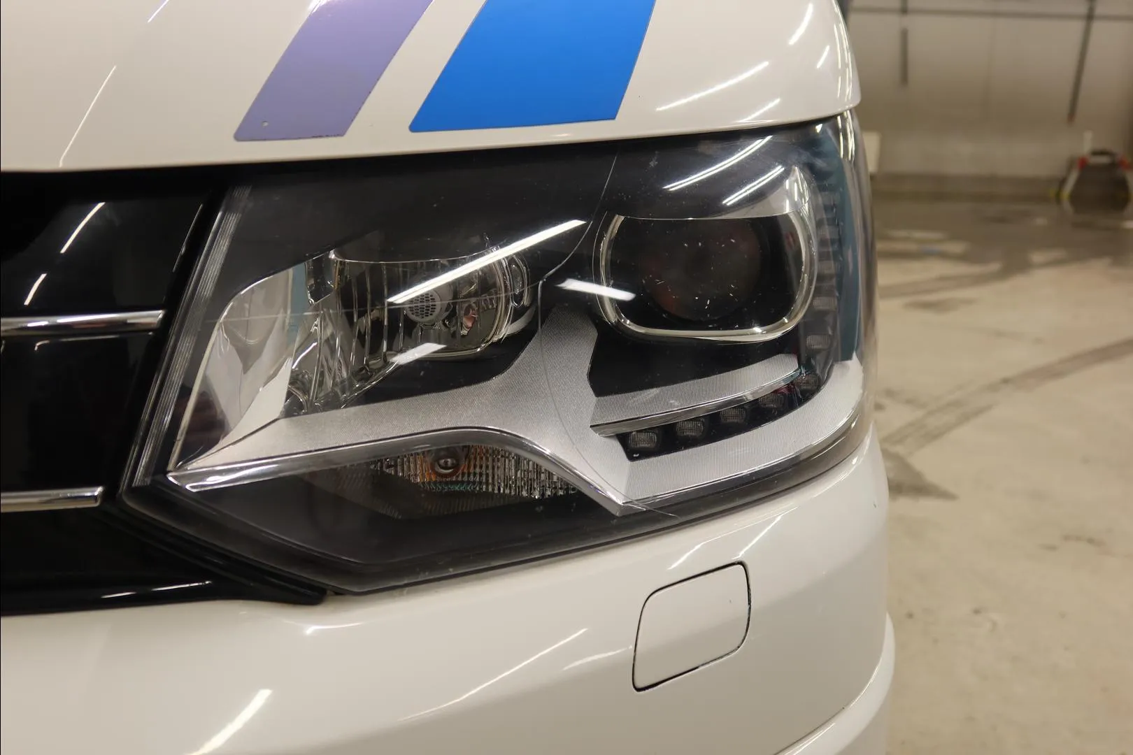 Volkswagen Transporter XNE-110 carousel image