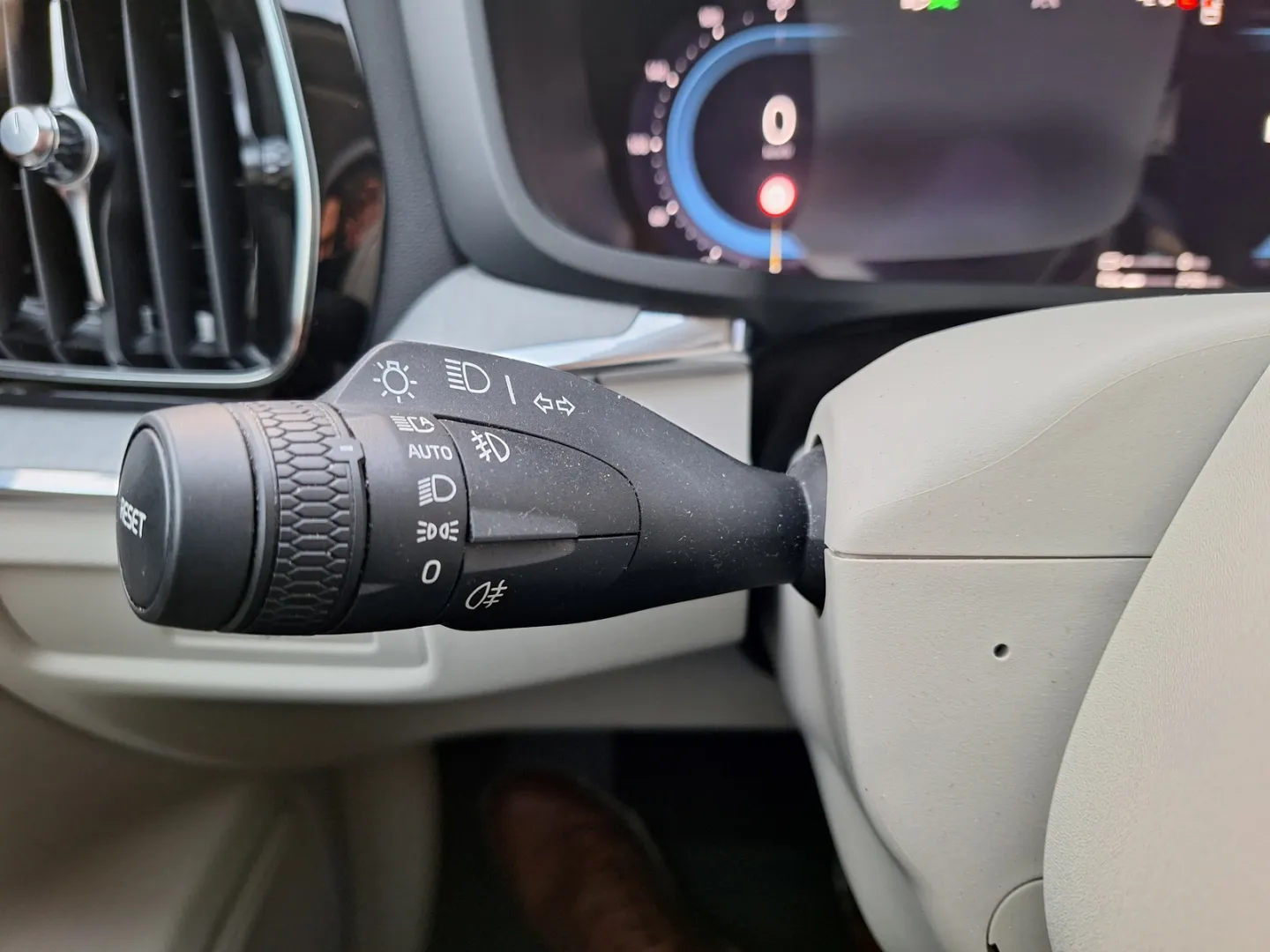 VOLVO V60 RVP-561 carousel image