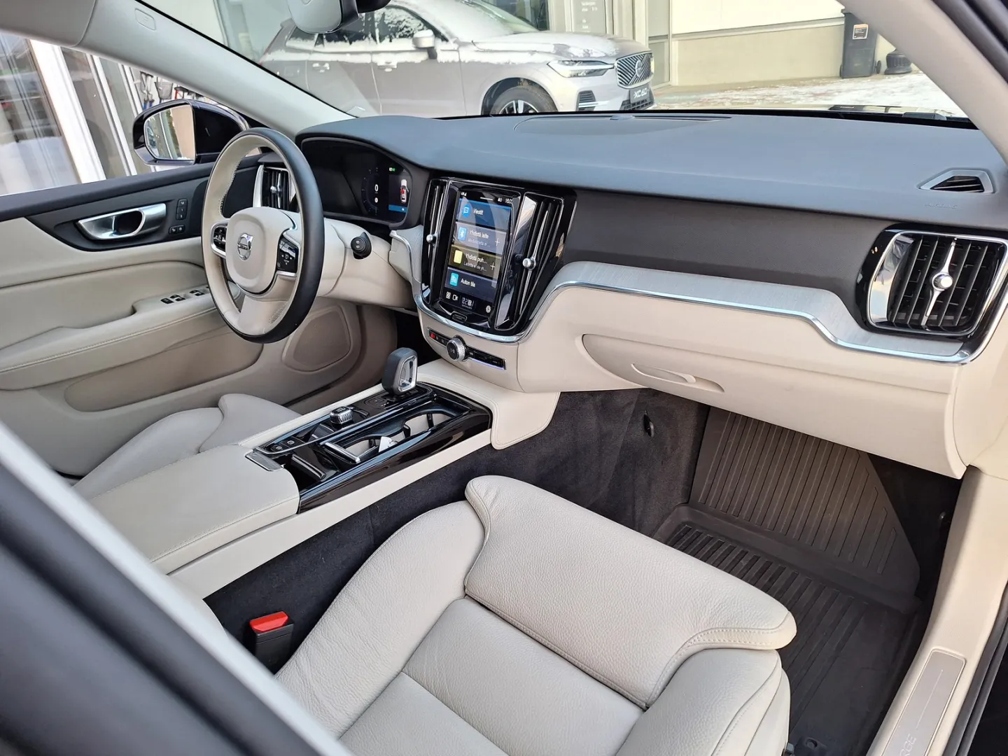 VOLVO V60 RVP-561 carousel image