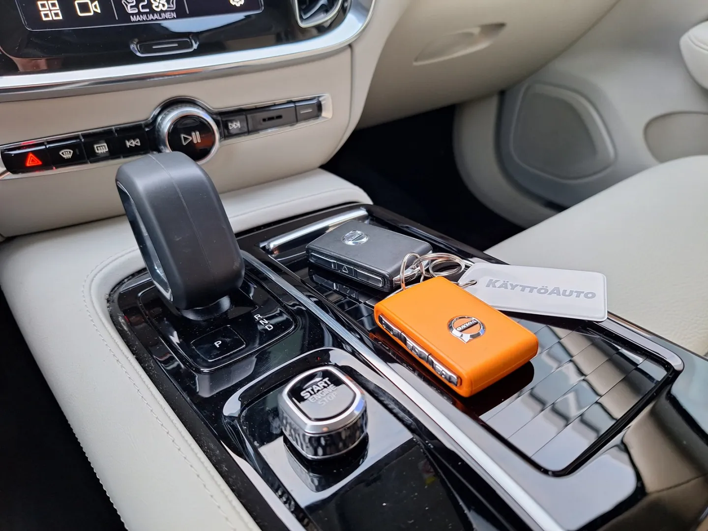 VOLVO V60 RVP-561 carousel image