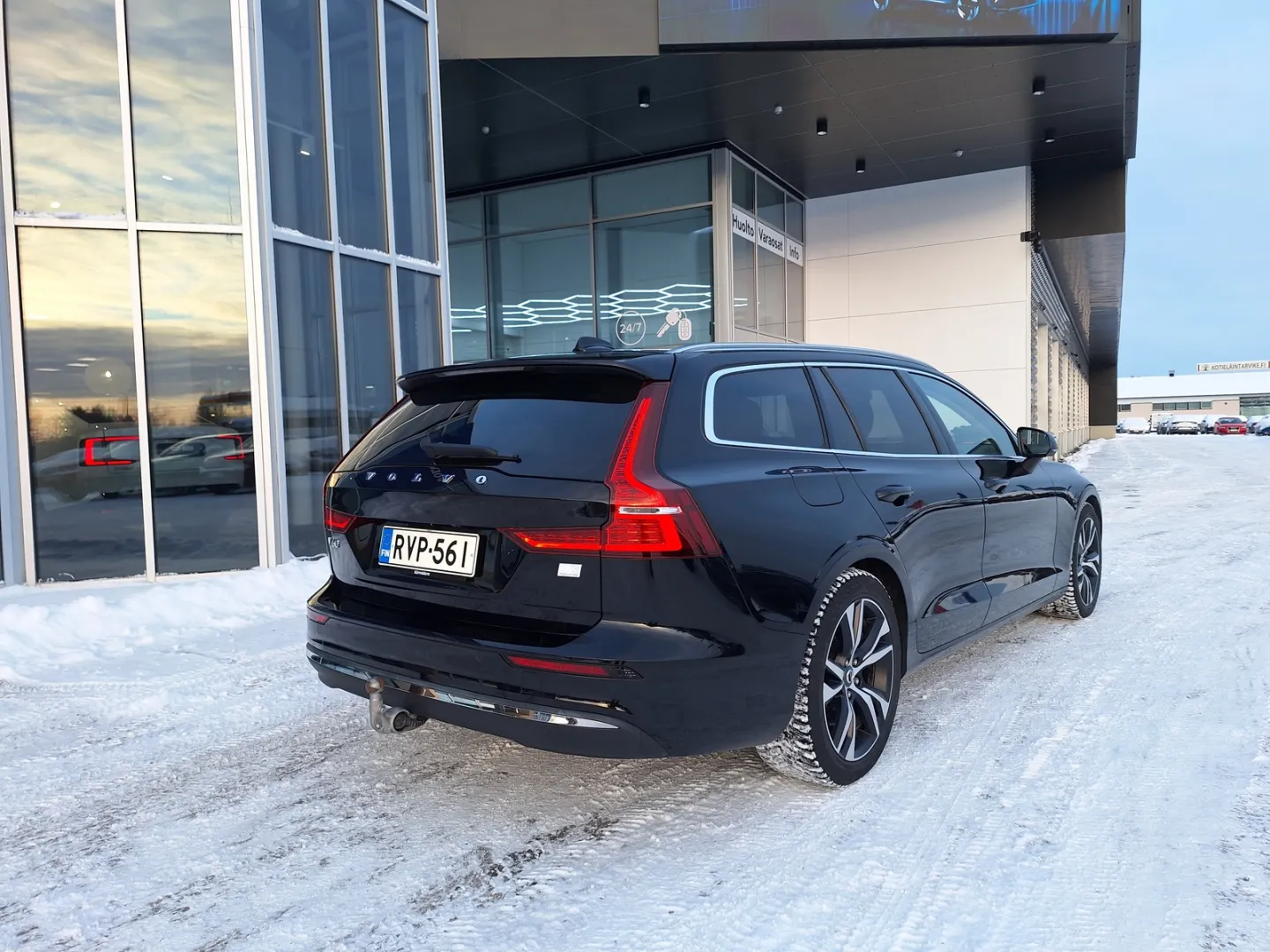 VOLVO V60 RVP-561 carousel image