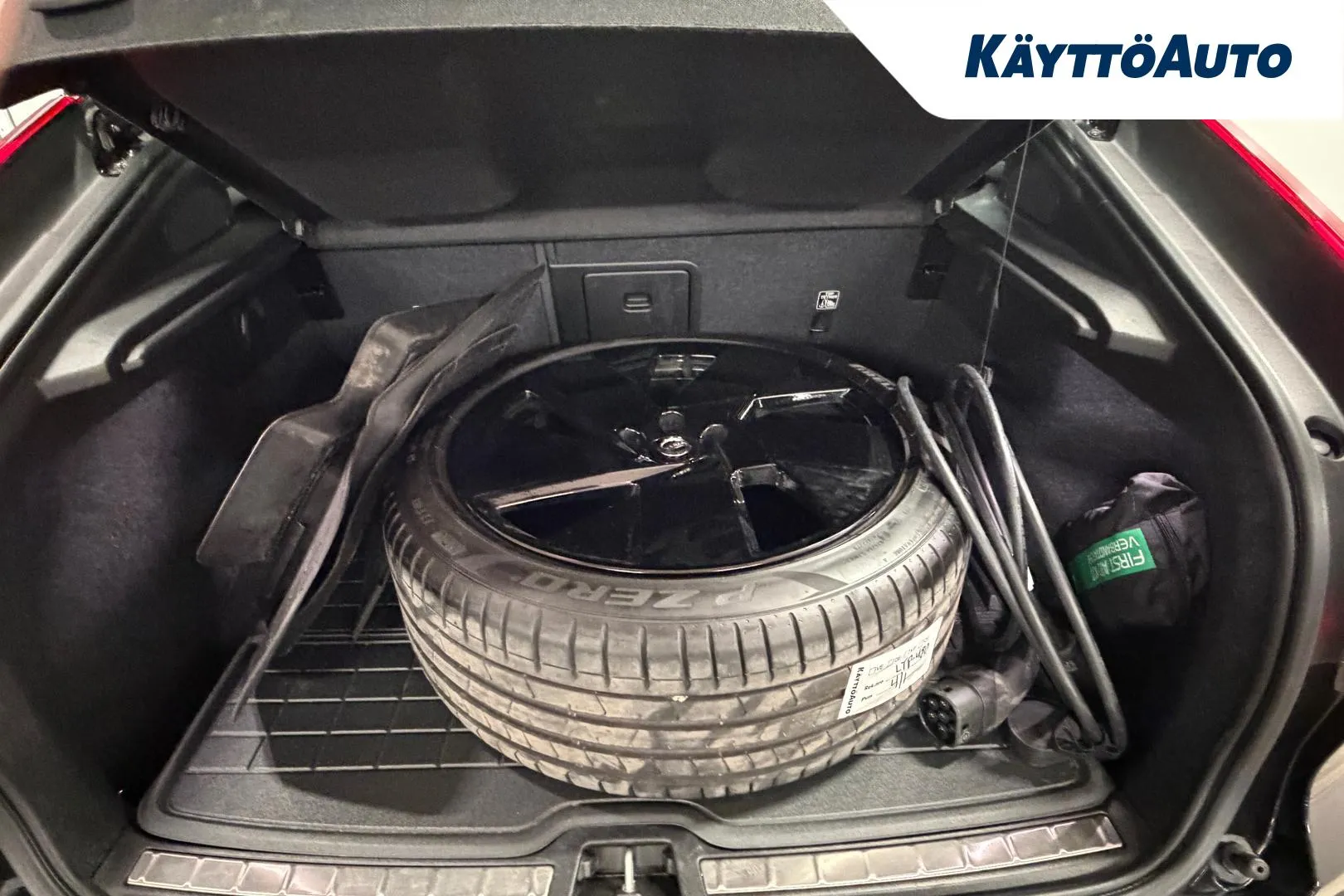 VOLVO EC40 LTP-480 carousel image