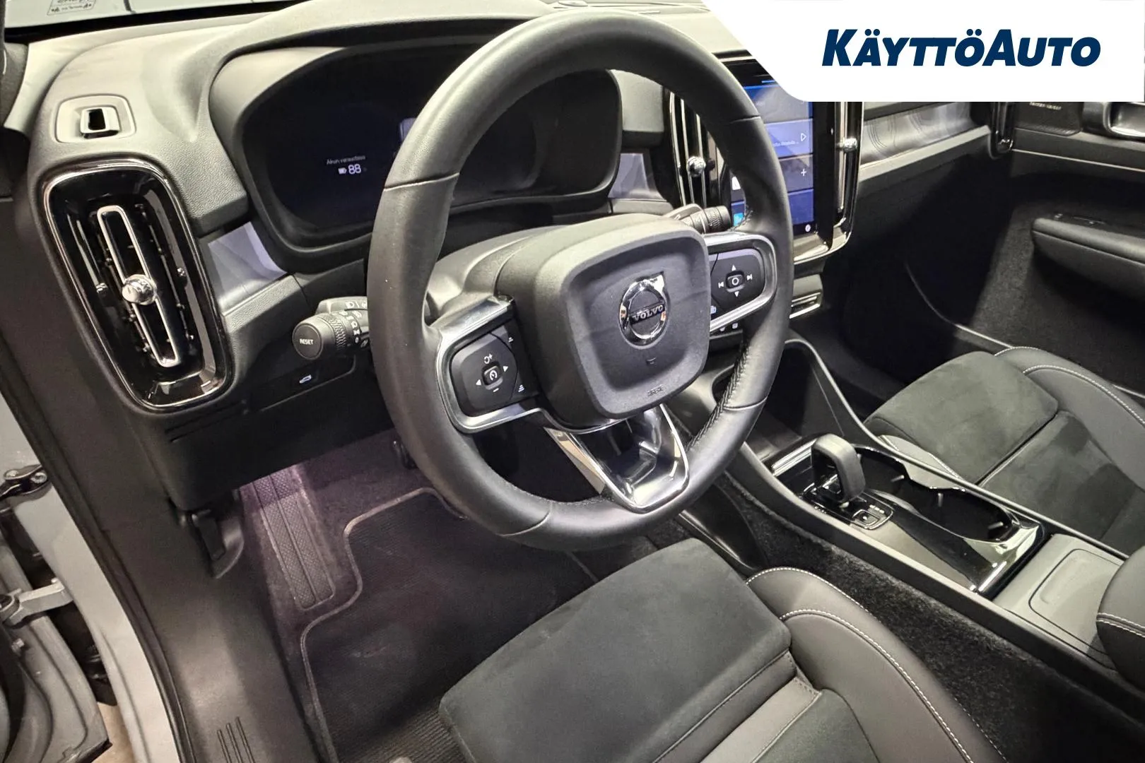 VOLVO EC40 LTP-481 carousel image