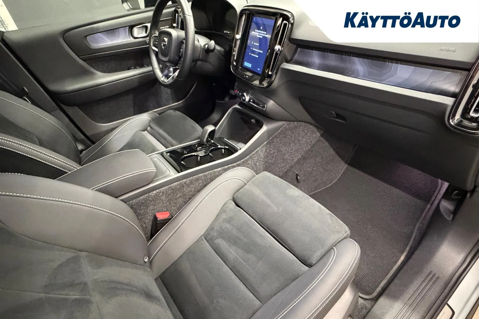 VOLVO EC40 LTP-481 carousel image