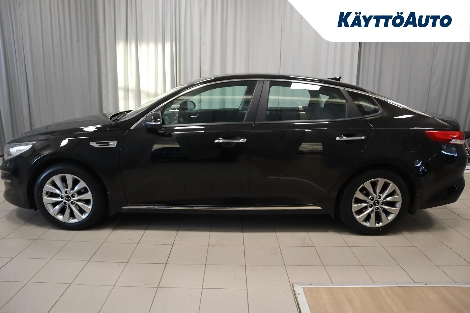 KIA Optima MNZ-321 carousel image