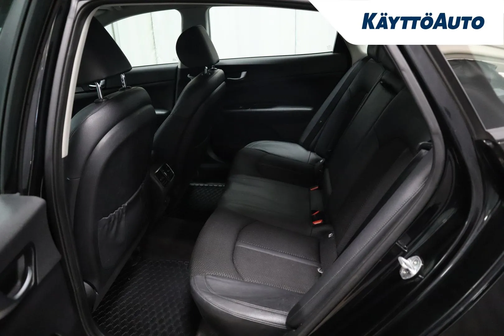 KIA Optima MNZ-321 carousel image