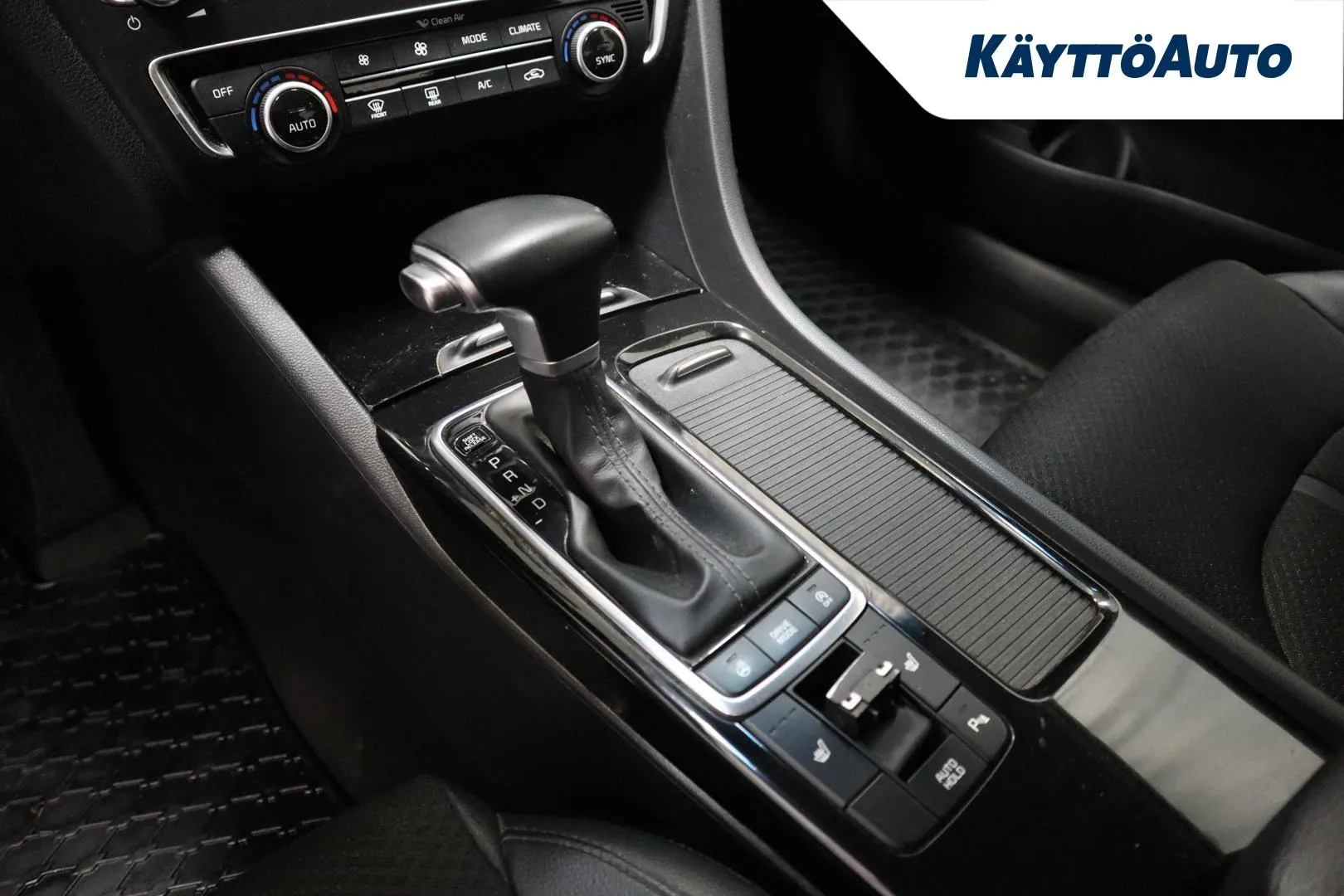 KIA Optima MNZ-321 carousel image