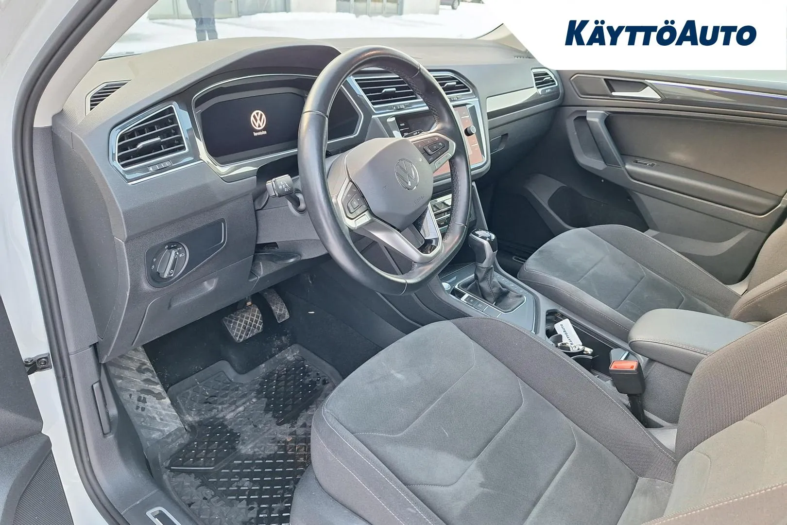 VOLKSWAGEN Tiguan YXM-113 carousel image