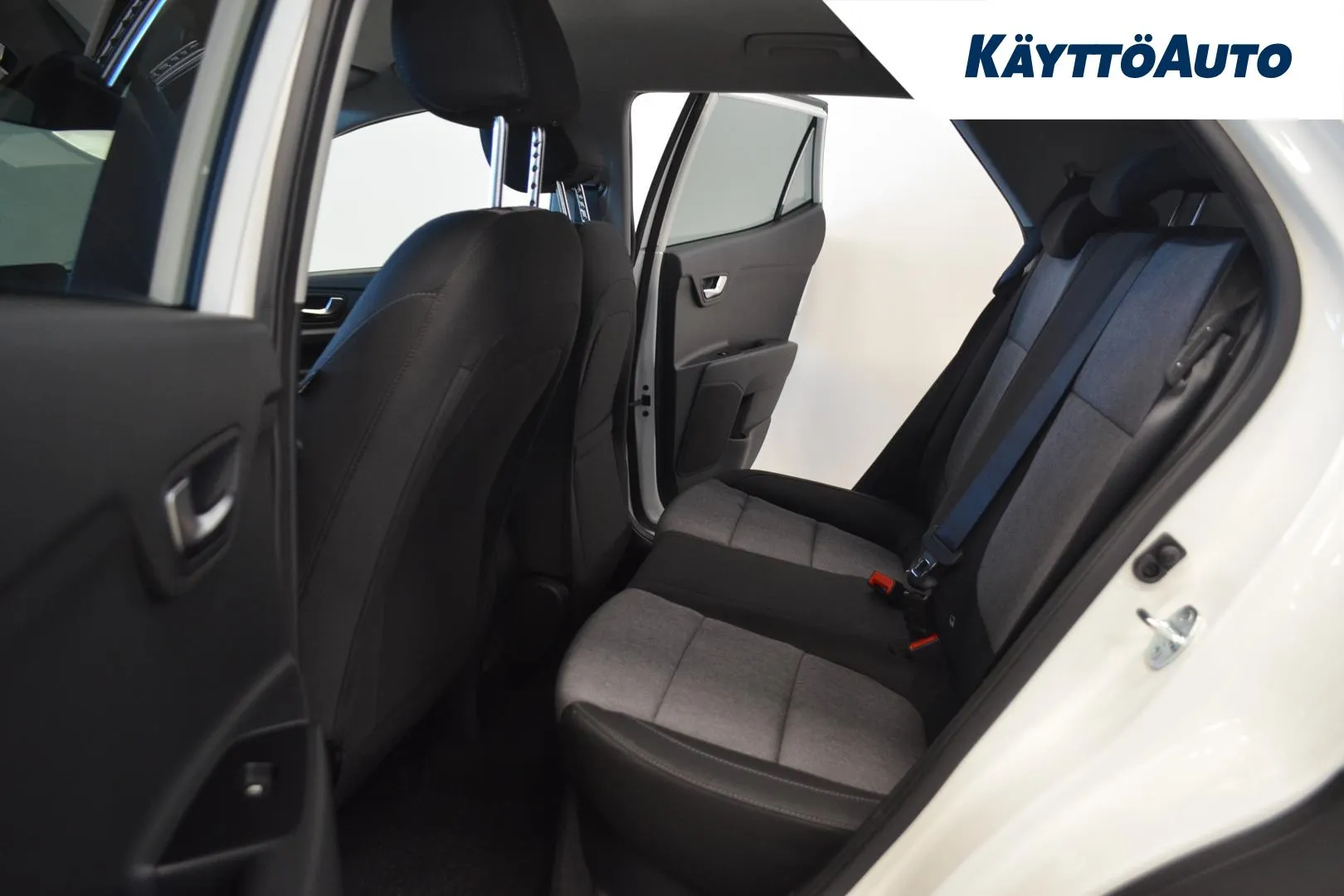 Kia Stonic RXS-112 carousel image