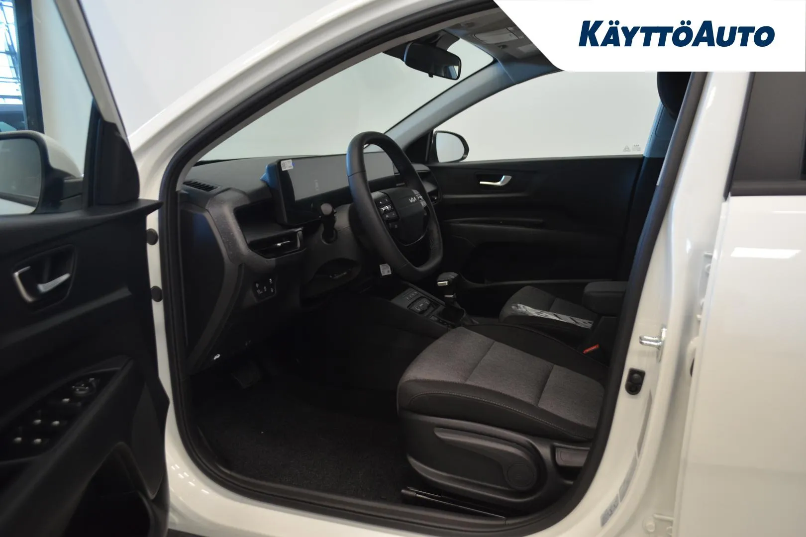 Kia Stonic RXS-112 carousel image