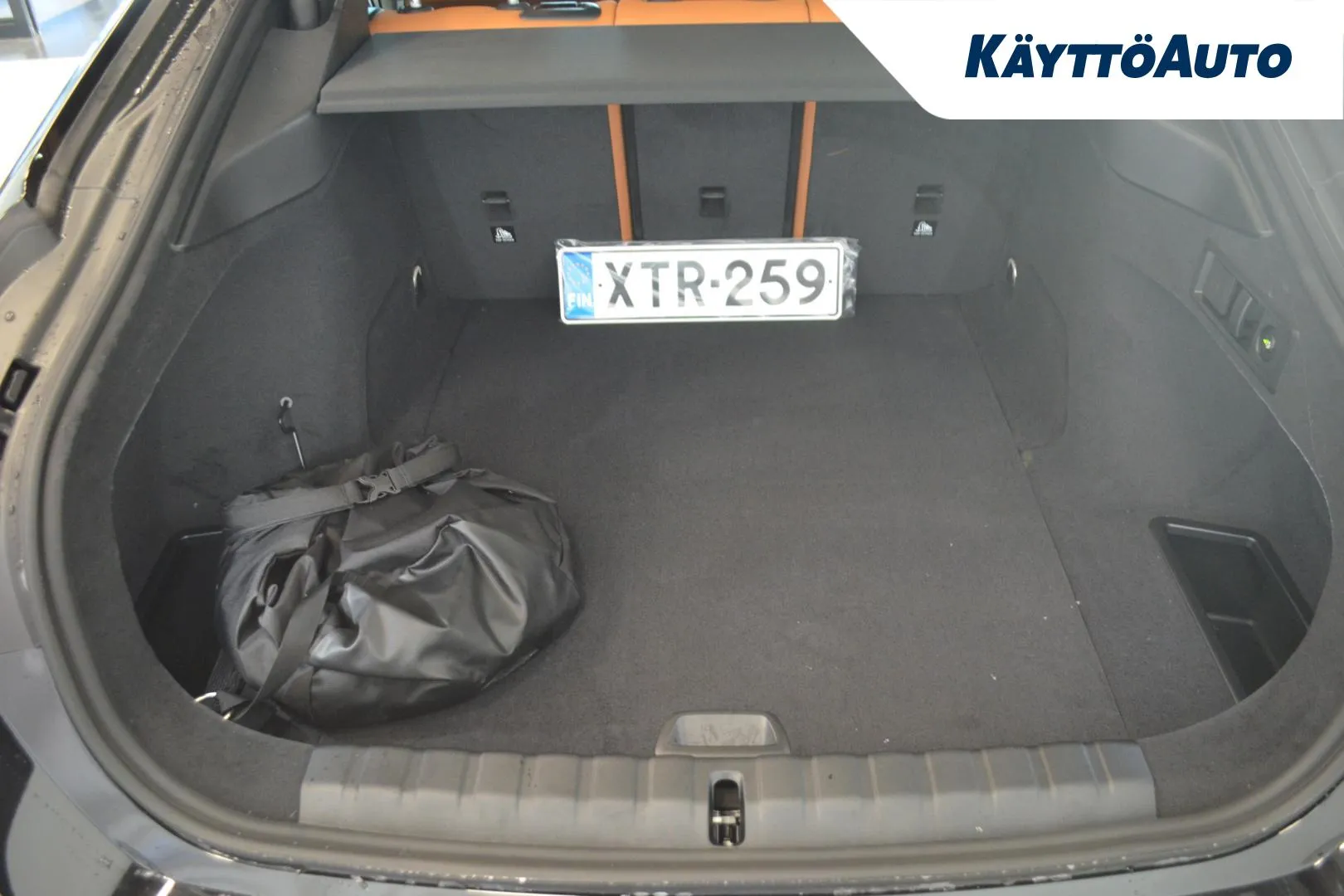 BMW i4 XTR-259 carousel image