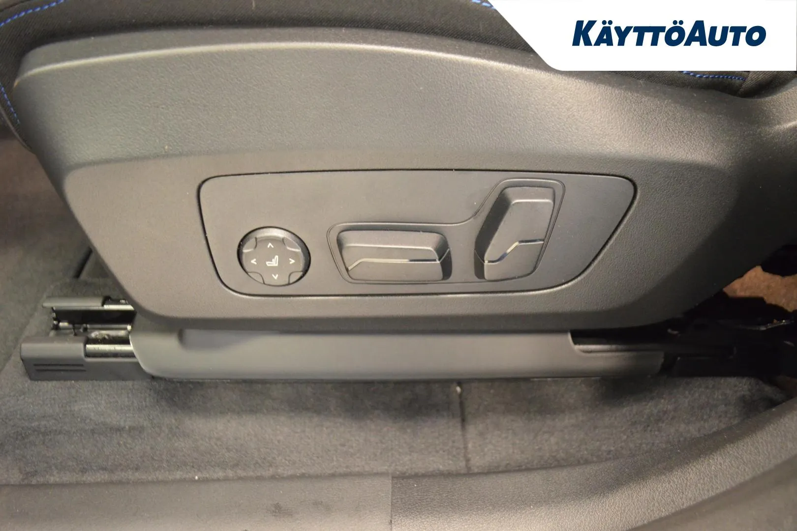 BMW iX1 XTR-278 carousel image