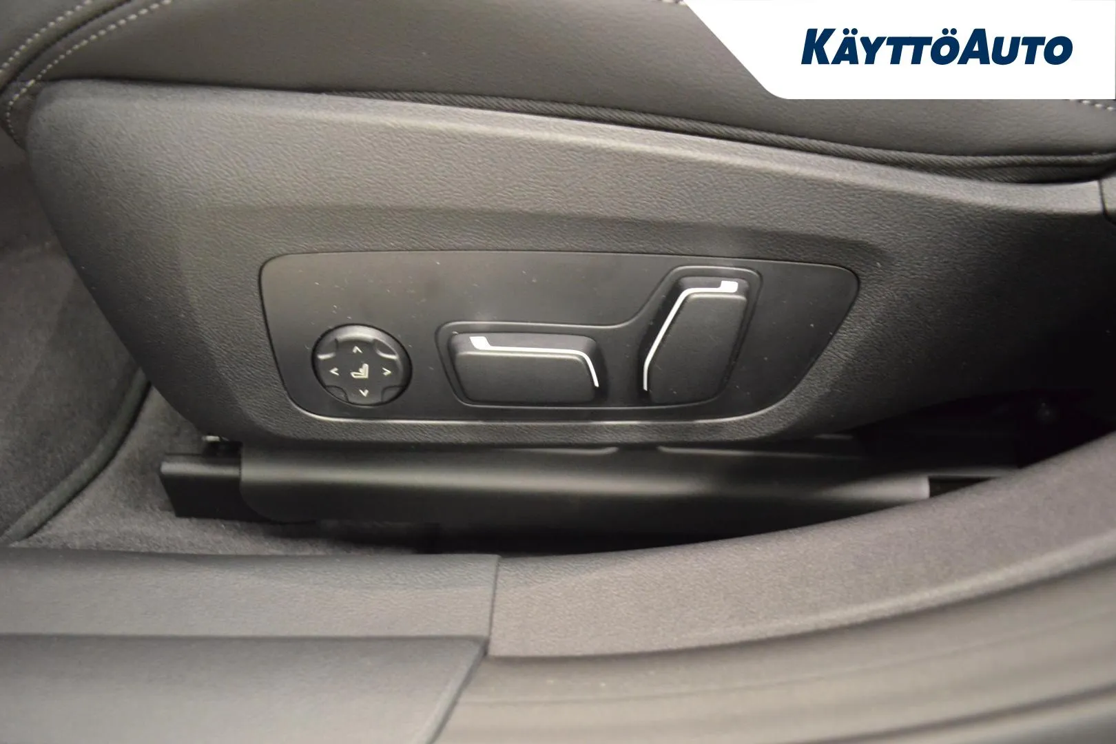 BMW i4 XTR-773 carousel image