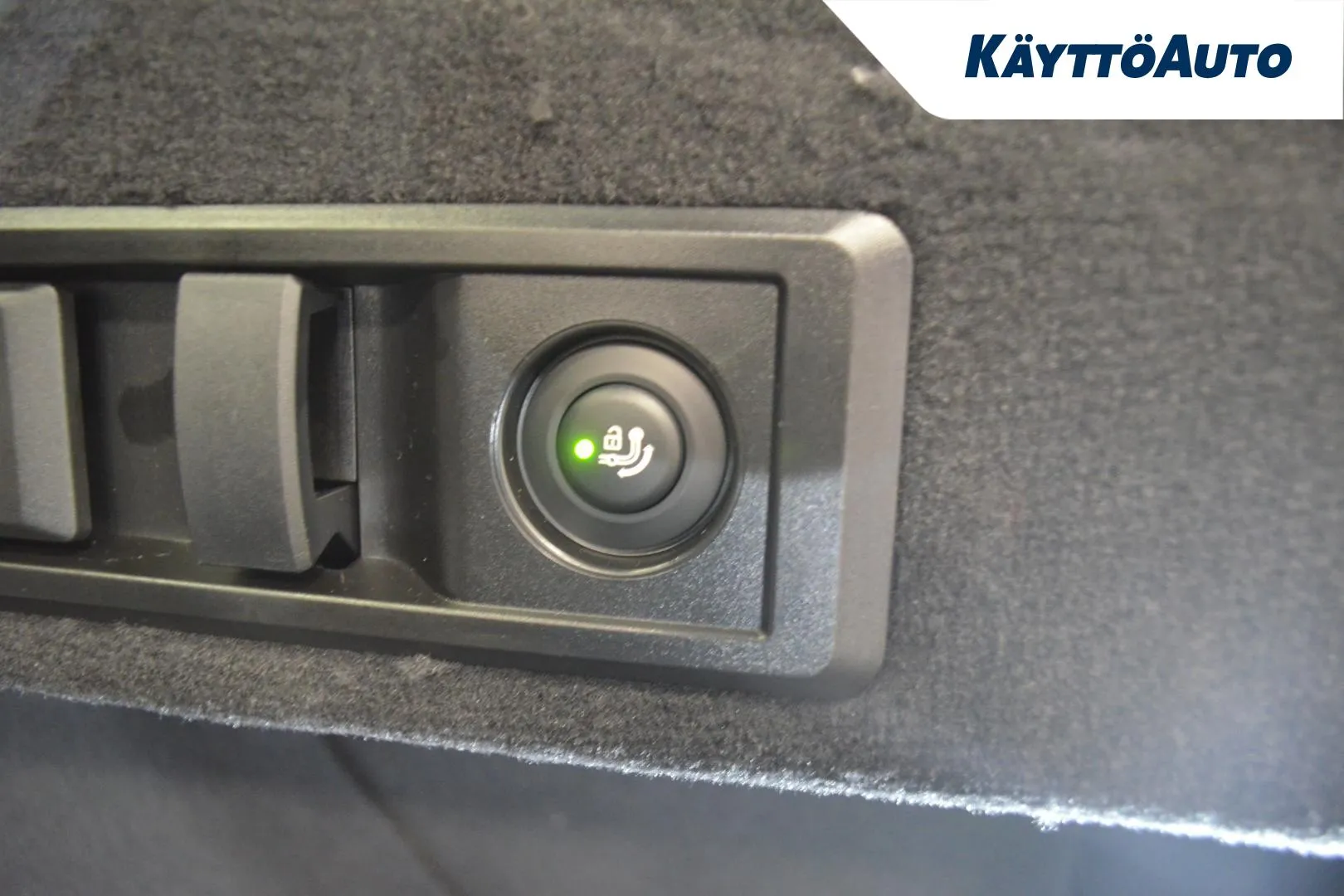 BMW i4 XTR-773 carousel image