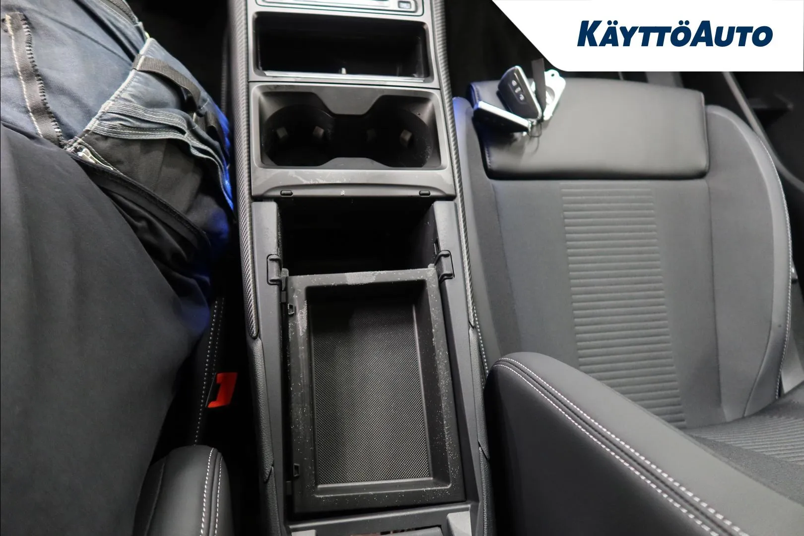 Ford Explorer NOH-429 carousel image