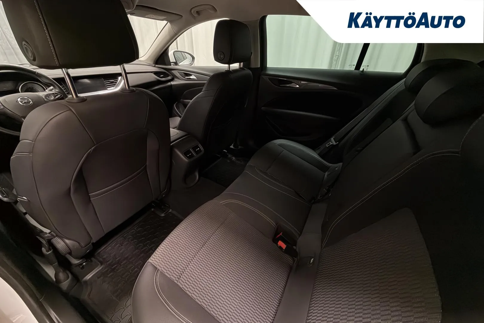 OPEL Insignia ZLN-638 carousel image