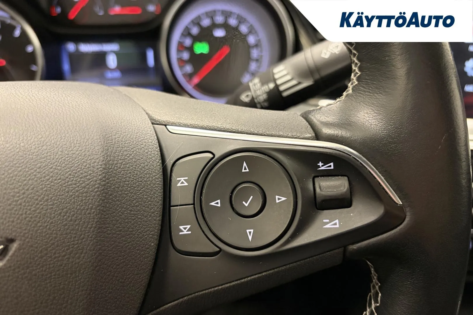 OPEL Insignia ZLN-638 carousel image