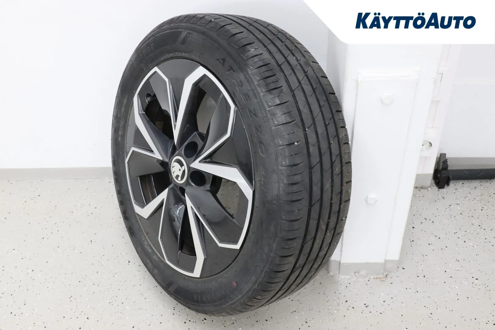 Skoda Fabia JKV-963 carousel image